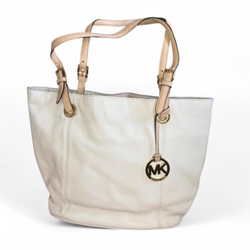 Michael Kors Jet Set Tote in White